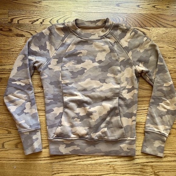 Lululemon Scuba Crew Pullover - Picture 2 of 7